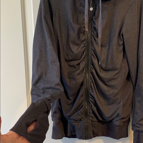 Reversible Lululemon zip up light jacket - Picture 3 of 9